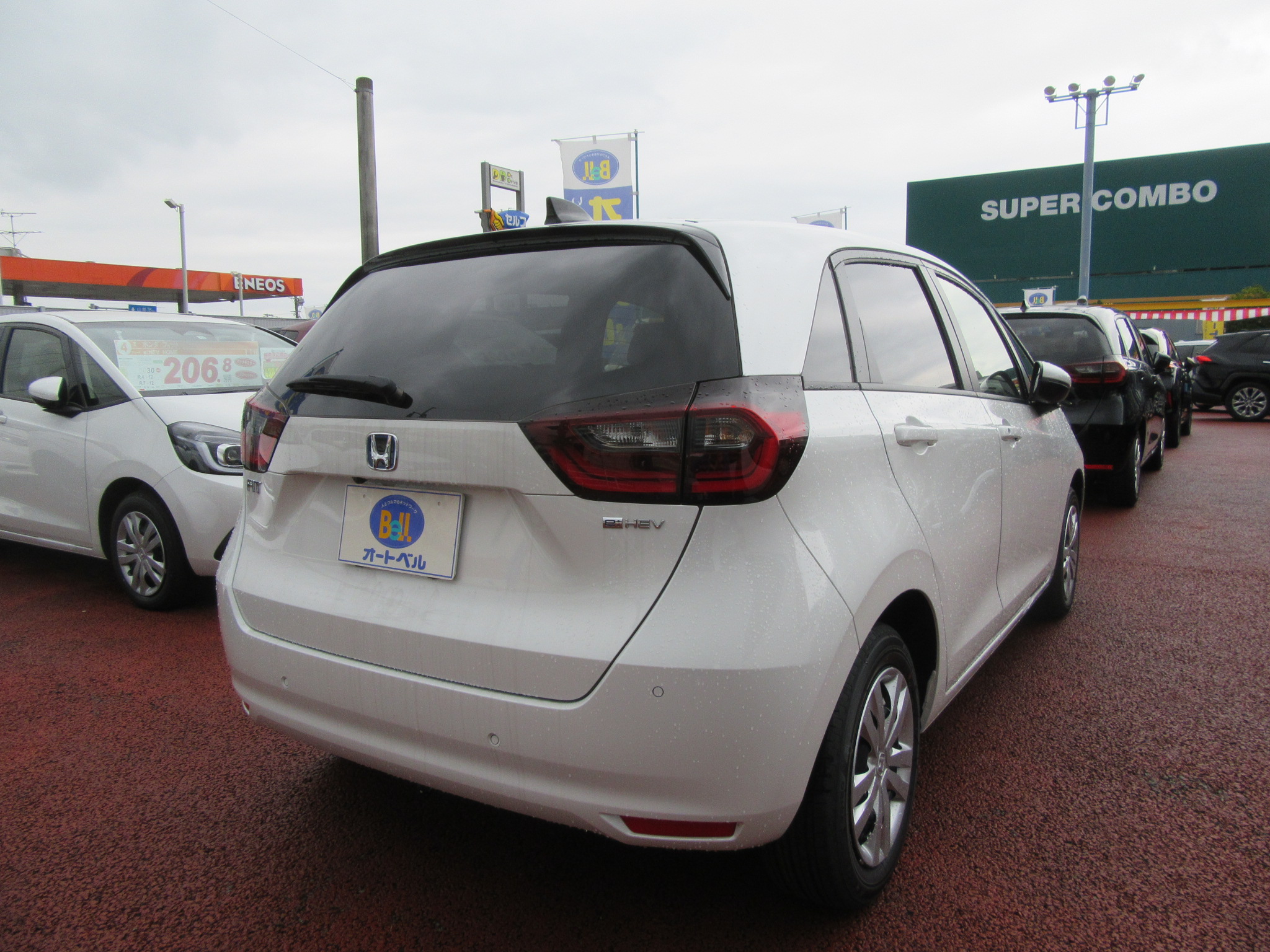 パーキングセンサーで障害物をお知らせ