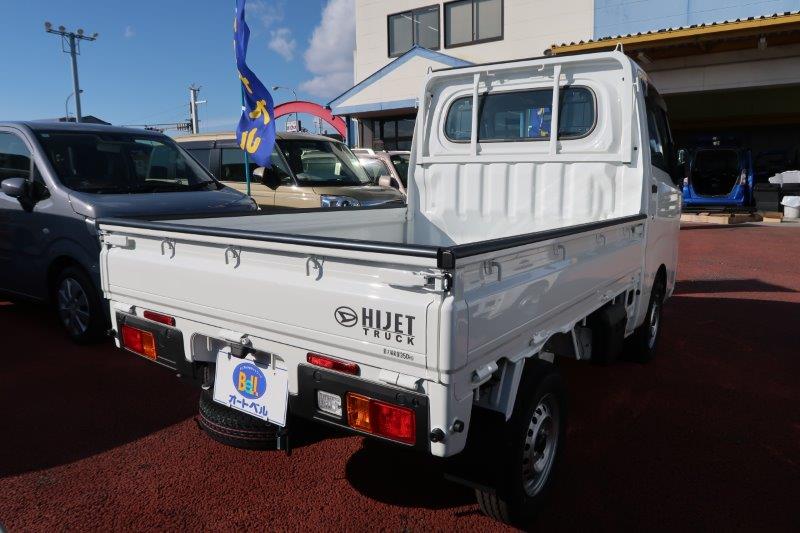 コーナーセンサーで障害物をお知らせ