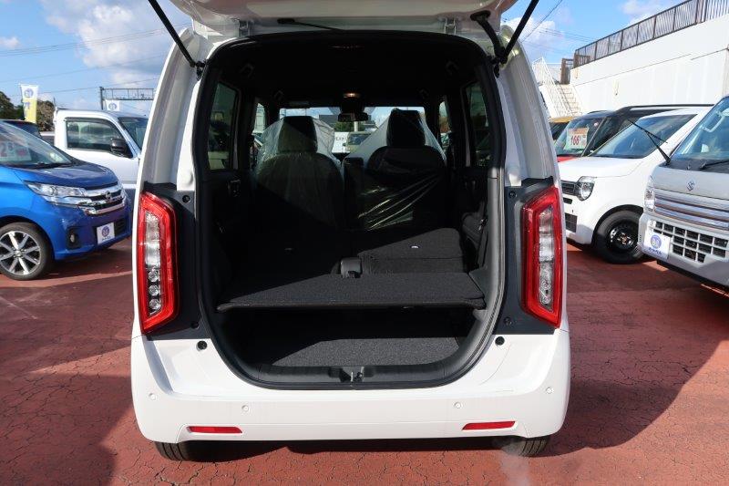 乗せる荷物に合わせてシートアレンジ可能　　　T.O