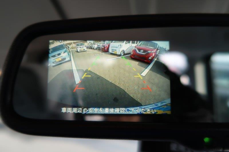 バックモニターで駐車をアシスト