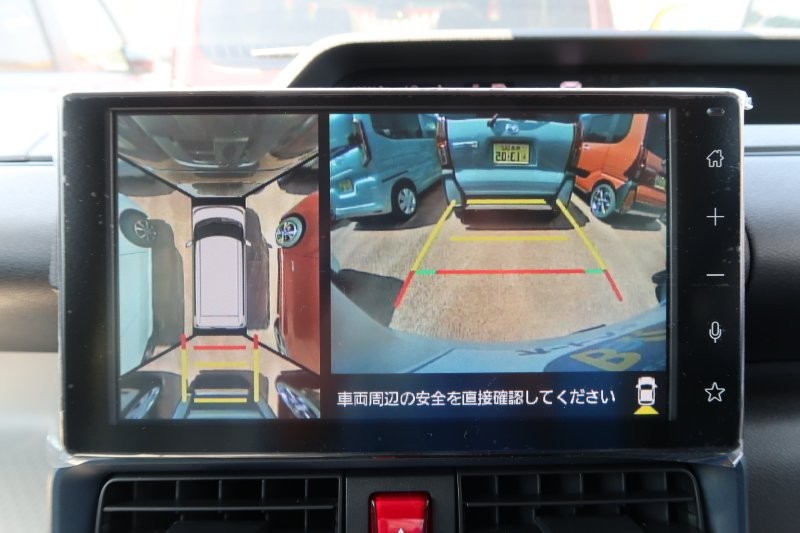 上から見たようなモニターで駐車をアシスト