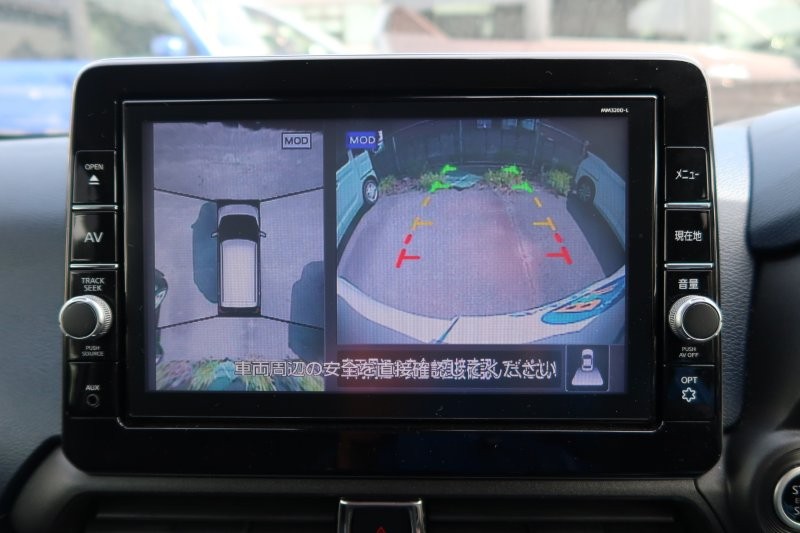 上から見たようなモニターで駐車をアシスト