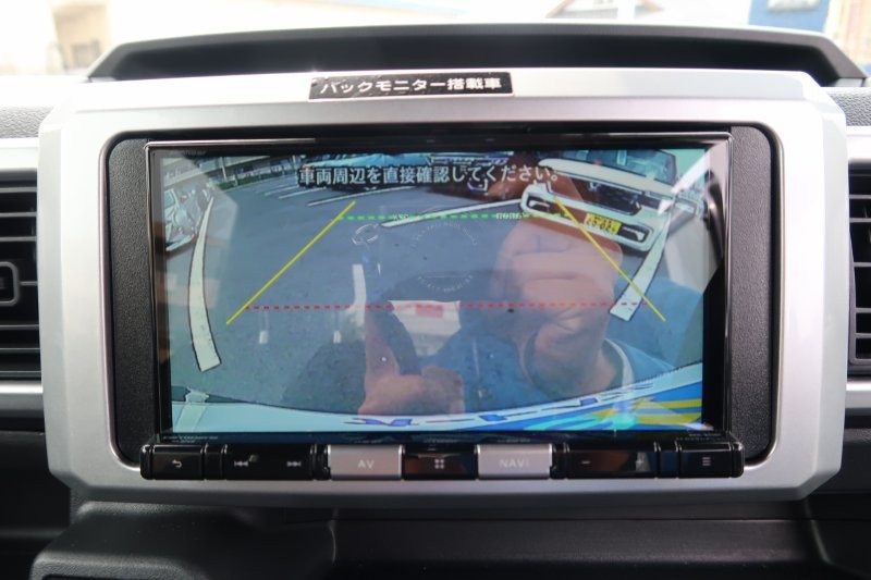 バックモニターで駐車をアシスト