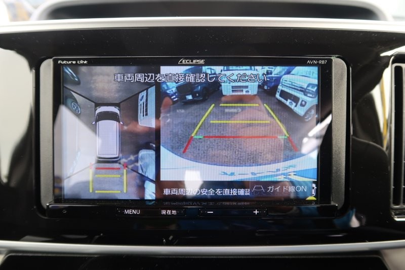 上から見たようなモニターで駐車をアシスト