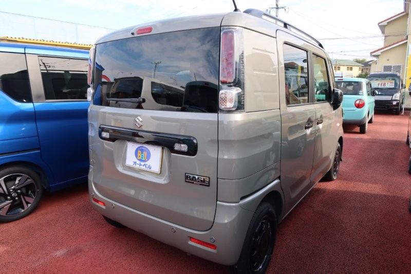 パーキングセンサーで障害物をお知らせ