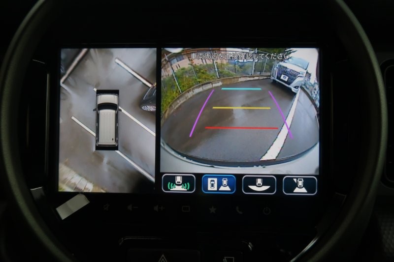 上から見たようなモニターで駐車をアシスト