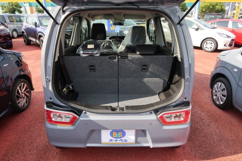 乗せる荷物に合わせてシートアレンジ可能　　　T.O