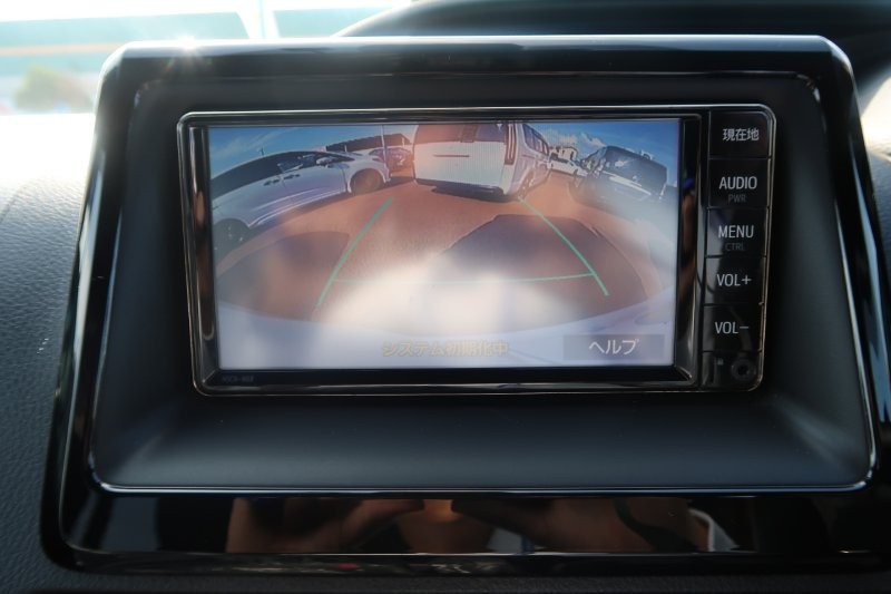 バックモニターで駐車をアシスト