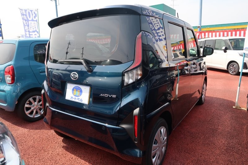 コーナーセンサーで障害物をお知らせ