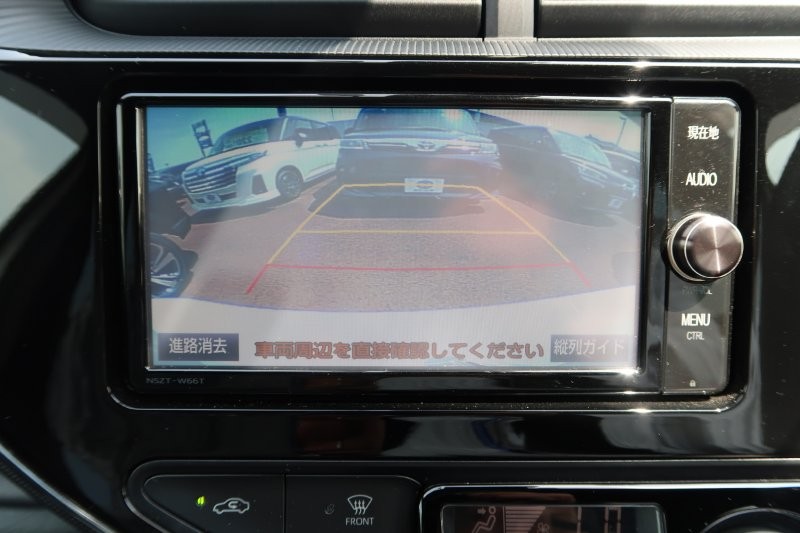バックモニターで駐車をアシスト