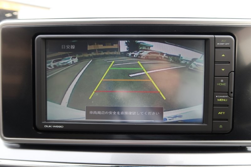 バックモニターで駐車をアシスト