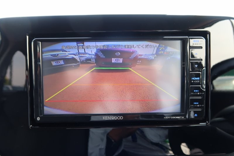 バックモニターで駐車をアシスト