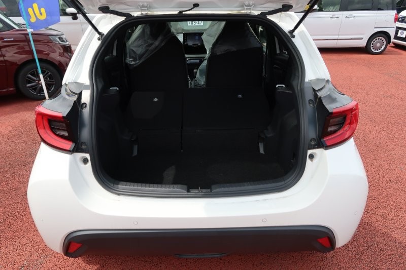 乗せる荷物に合わせてシートアレンジ可能　　　T.O