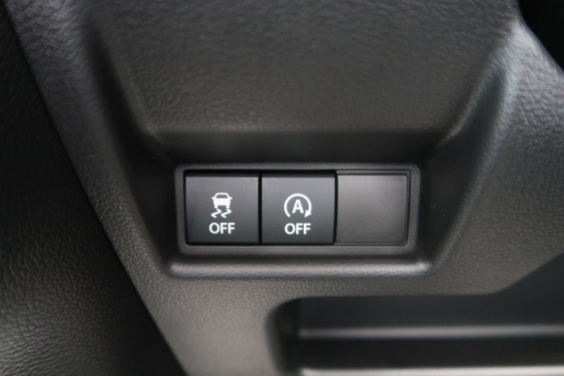 アイドリングストップで余計な燃料消費を抑える