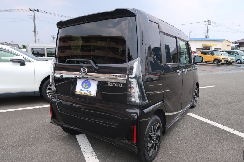 コーナーセンサーで障害物をお知らせ