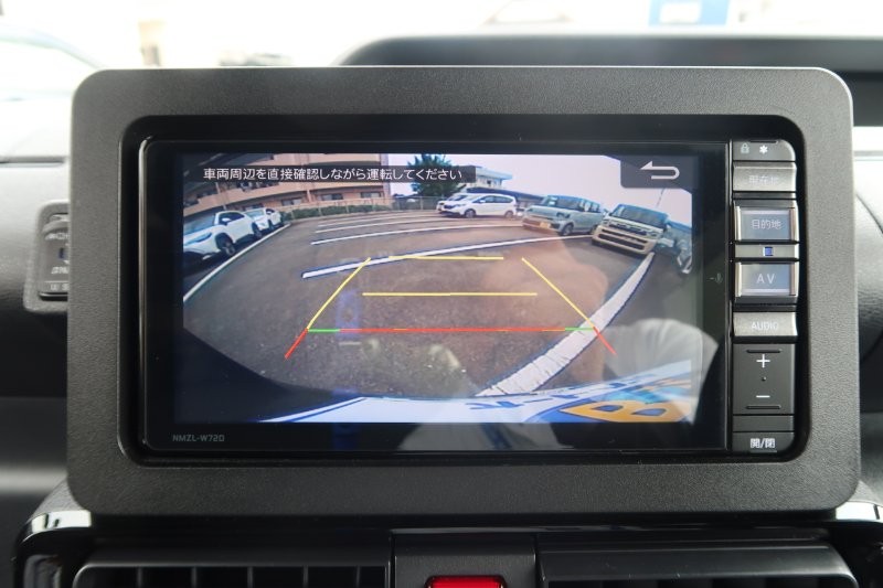 バックモニターで駐車をアシスト