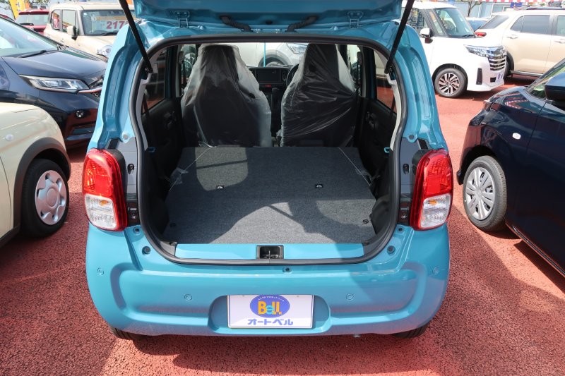 乗せる荷物に合わせてシートアレンジ可能　　　T.O