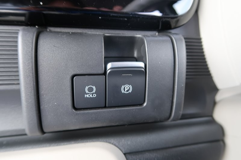 電子制御のパーキングブレーキ