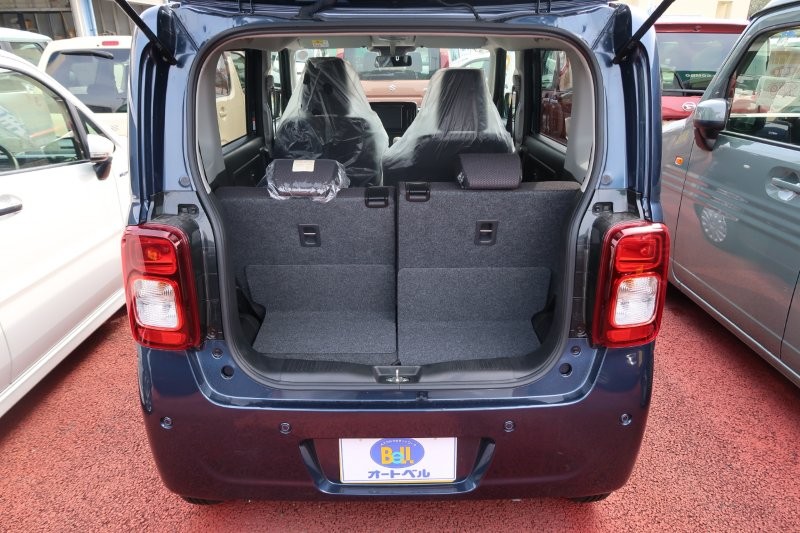 乗せる荷物に合わせてシートアレンジ可能　　　T.O