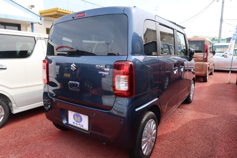 パーキングセンサーで障害物をお知らせ