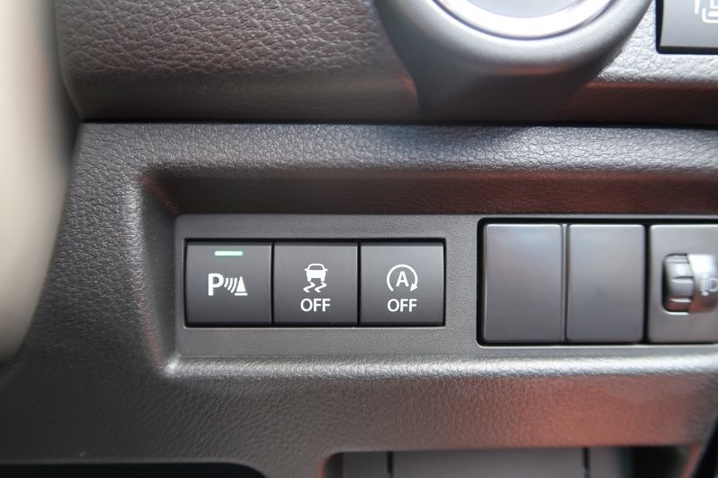 アイドリングストップで余計な燃料消費を抑える