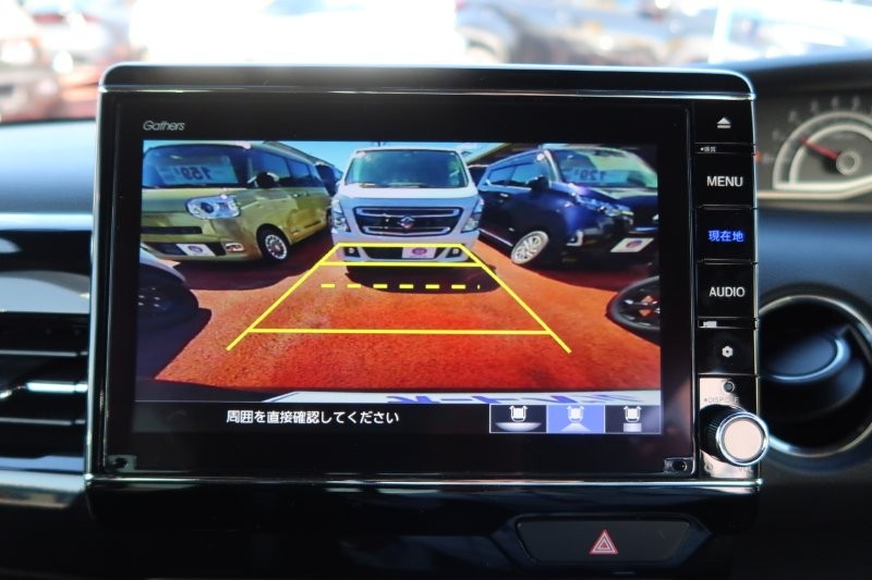 バックモニターで駐車をアシスト