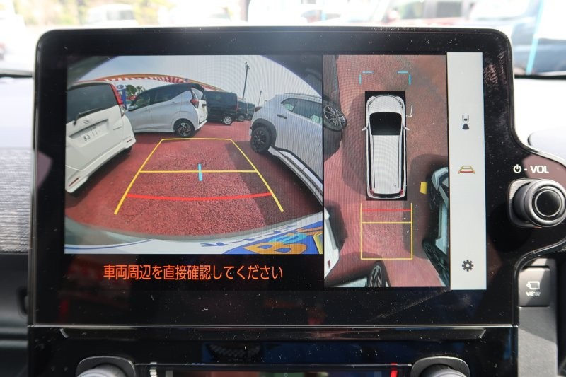 上から見たようなモニターで駐車をアシスト