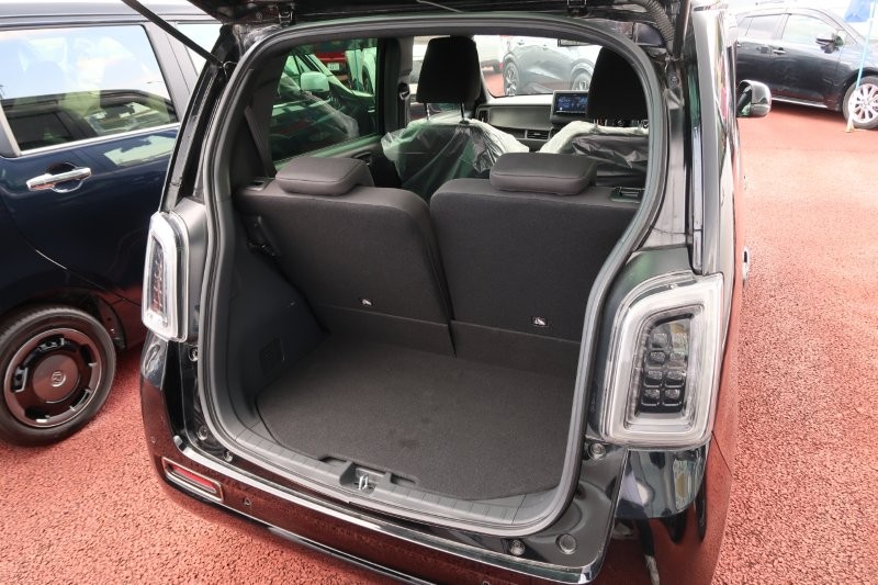 乗せる荷物に合わせてシートアレンジ可能   T.O