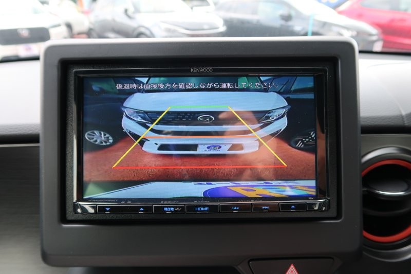 バックモニターで駐車をアシスト