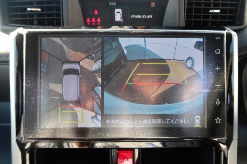 上から見たようなモニターで駐車をアシスト