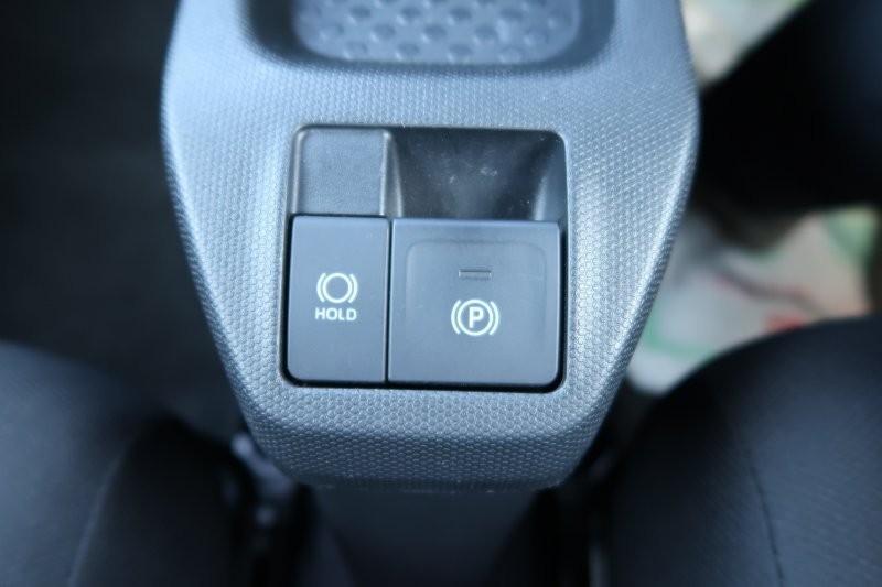 電子制御のパーキングブレーキ