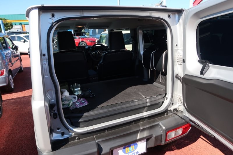 乗せる荷物に合わせてシートアレンジ可能   T.O