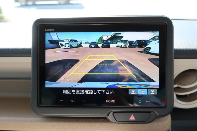 バックモニターで駐車をアシスト