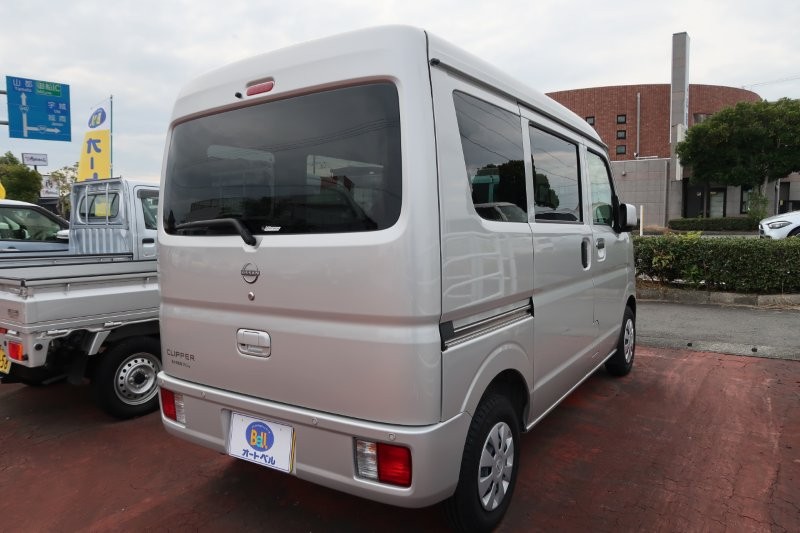 パーキングセンサーで障害物をお知らせ