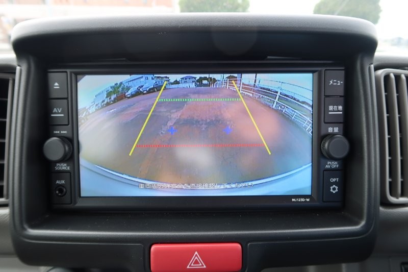 バックモニターで駐車をアシスト