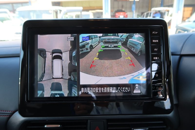 上から見たようなモニターで駐車をアシスト