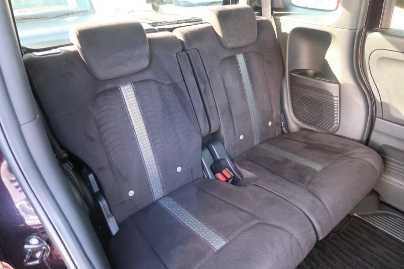 後席もゆったり乗れる室内空間