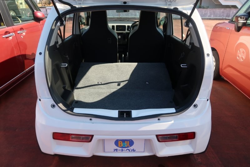 乗せる荷物に合わせてシートアレンジ可能　　　T.O