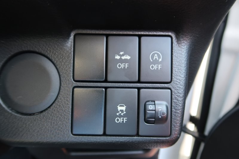 衝突軽減ブレーキ搭載車