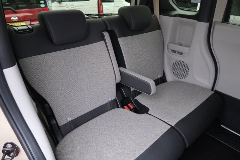 後席もゆったり乗れる室内空間