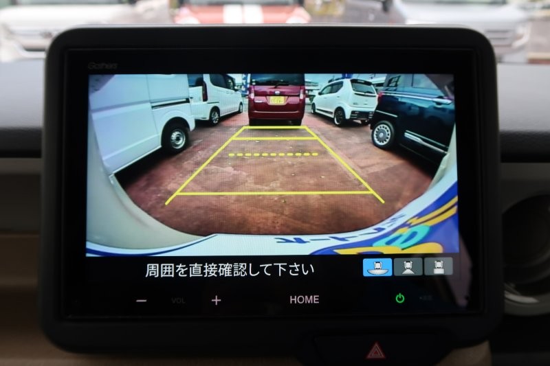 バックモニターで駐車をアシスト