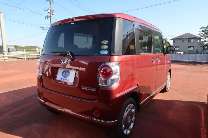 コーナーセンサーで障害物をお知らせ