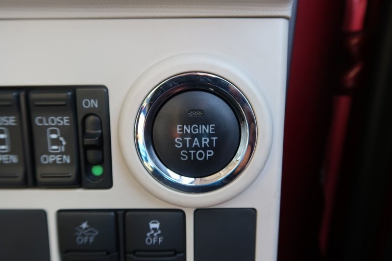 プッシュスタートで鍵の出し入れなし