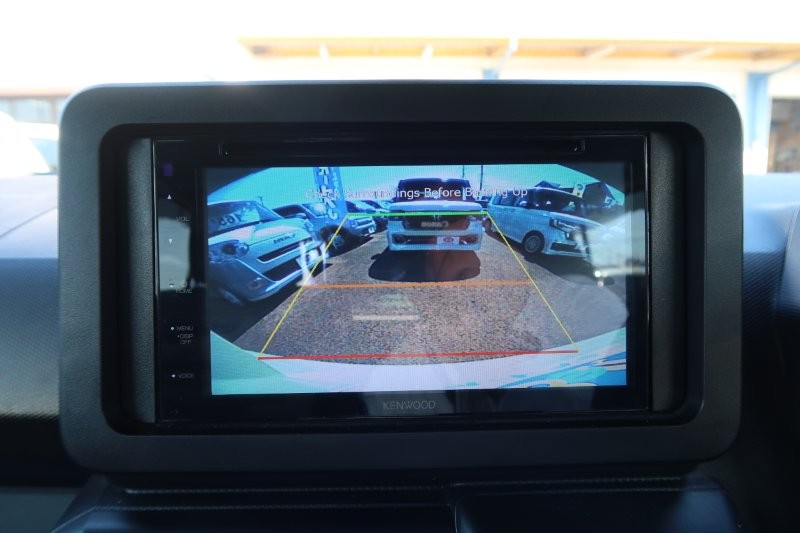 バックモニターで駐車をアシスト