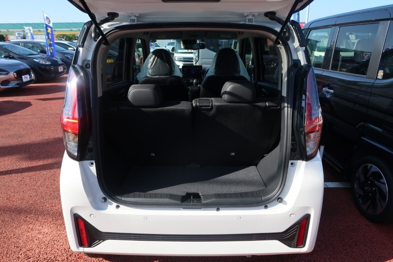 乗せる荷物に合わせてシートアレンジ可能　　　T.O