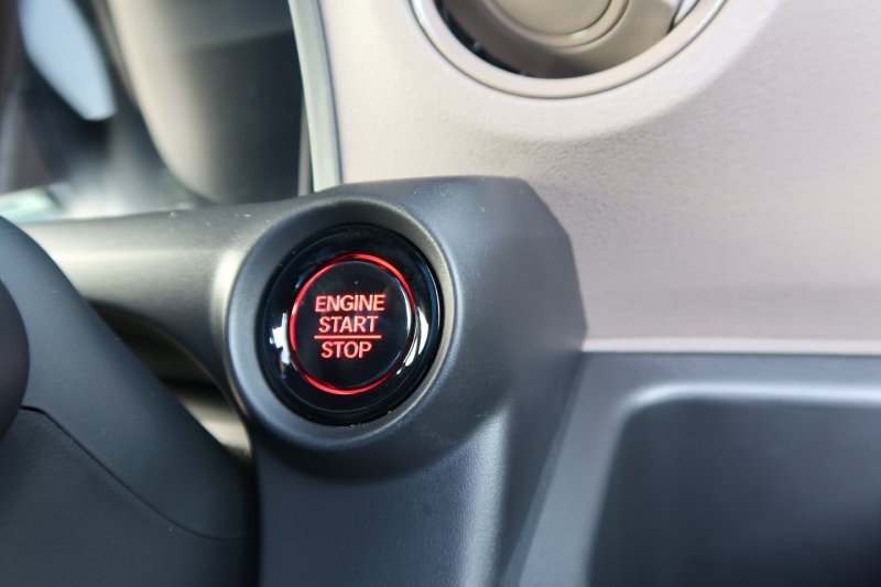 プッシュスタートで鍵の出し入れなし