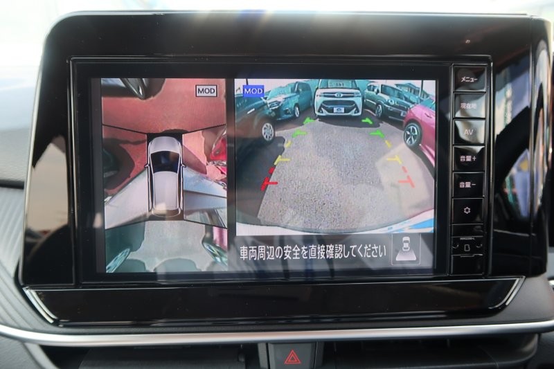 上から見たようなモニターで駐車をアシスト