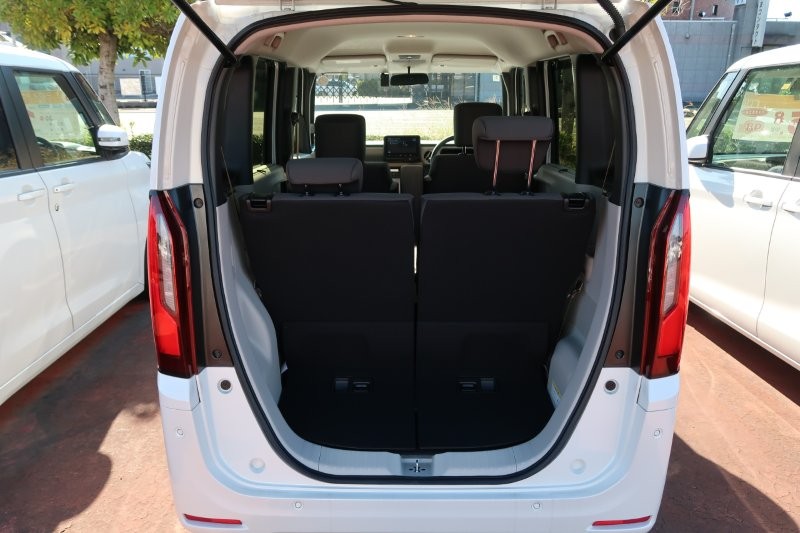 乗せる荷物に合わせてシートアレンジ可能   T.O