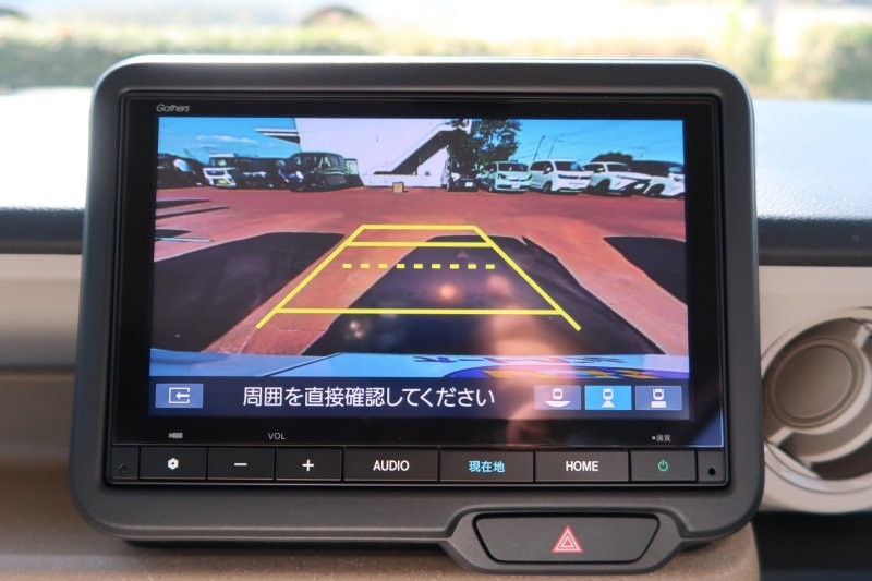 バックモニターで駐車をアシスト