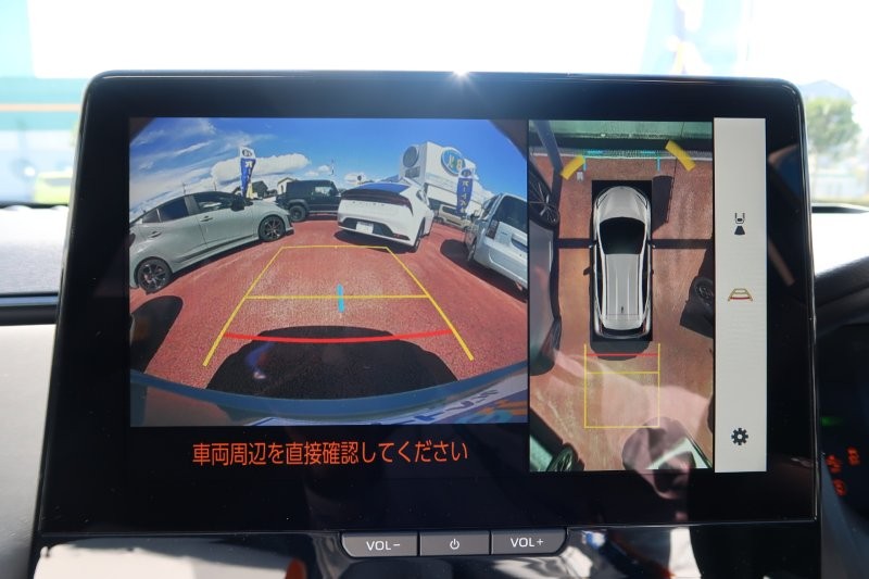 上から見たようなモニターで駐車をアシスト